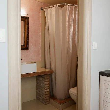 Ioanna Guest house 3*